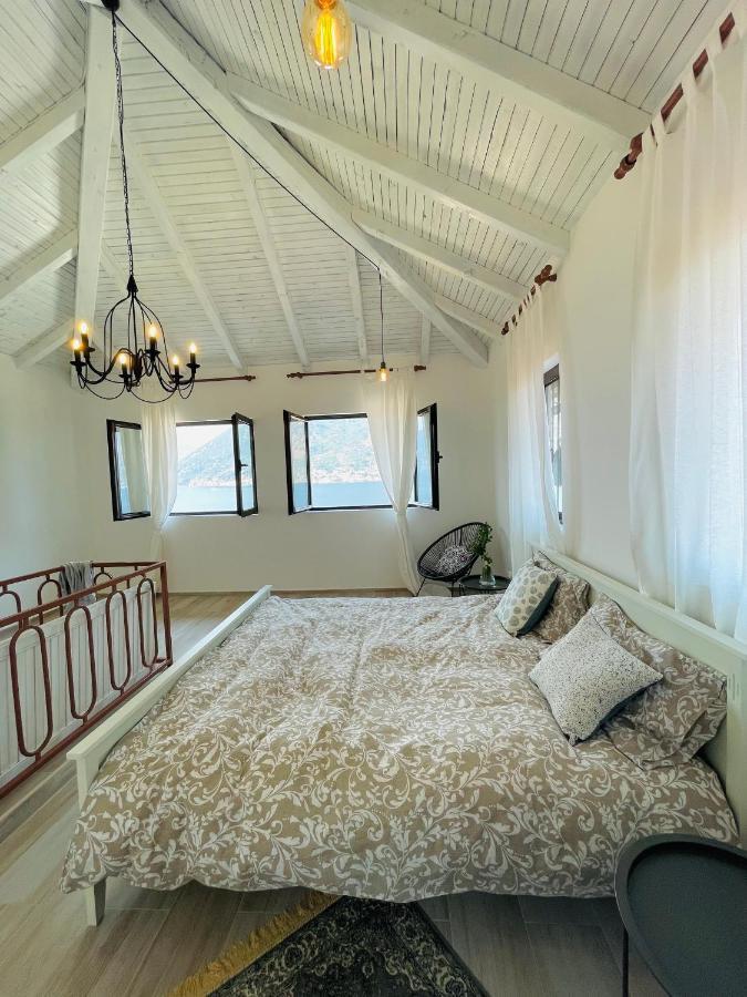 Chic Sea Front Apartment With Breathtaking Kotor Bay View Доли Столив Екстериор снимка