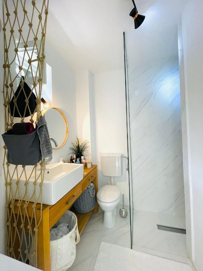 Chic Sea Front Apartment With Breathtaking Kotor Bay View Доли Столив Екстериор снимка
