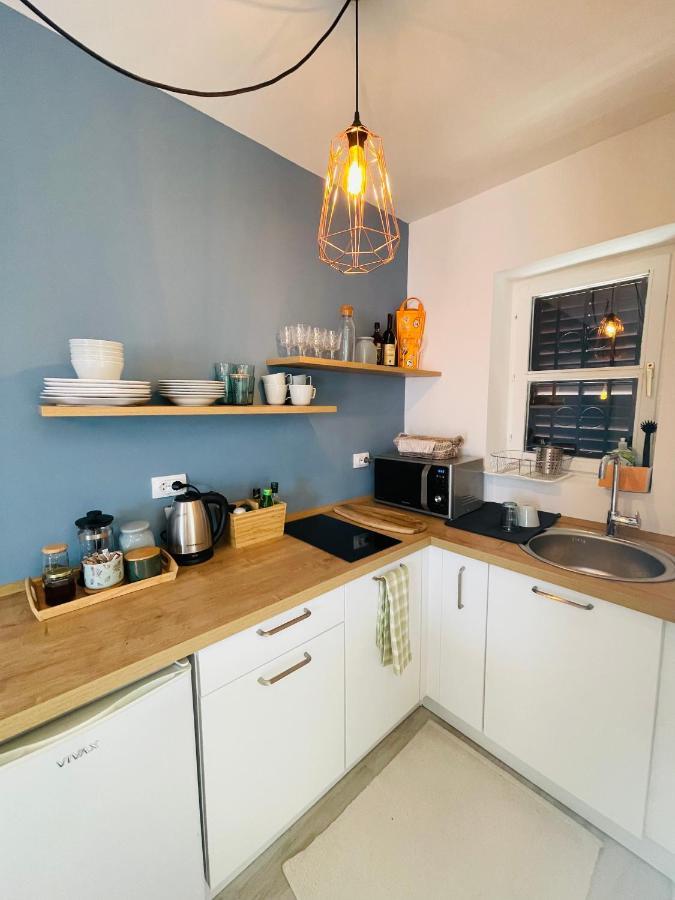 Chic Sea Front Apartment With Breathtaking Kotor Bay View Доли Столив Екстериор снимка