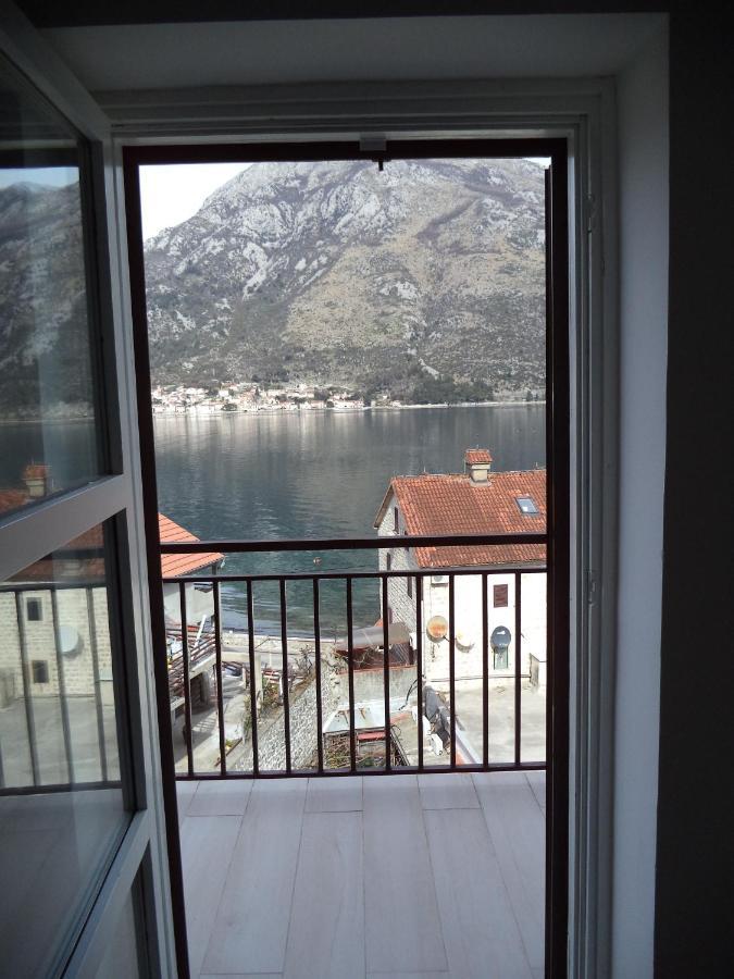Chic Sea Front Apartment With Breathtaking Kotor Bay View Доли Столив Екстериор снимка